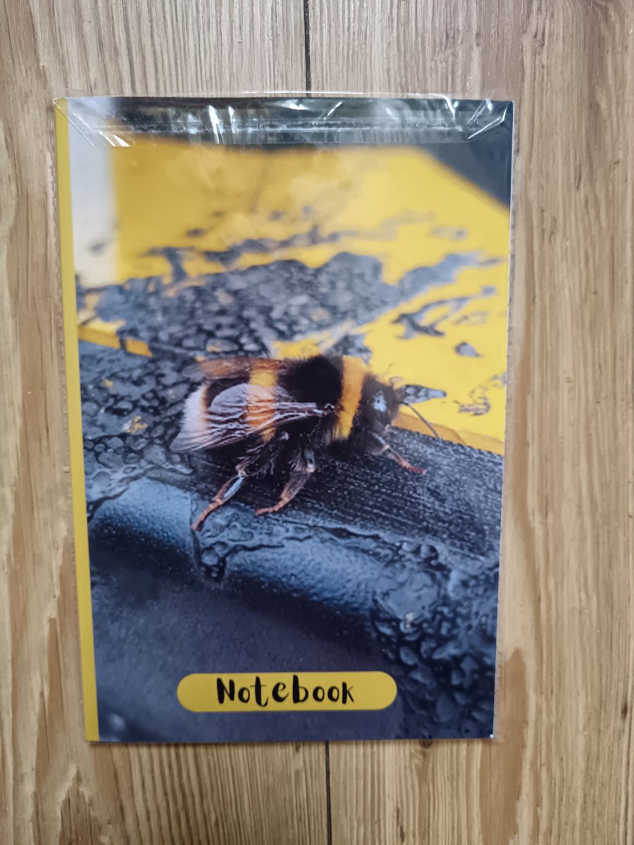 Brightly detailed bumblebee 120 lined paper notebook