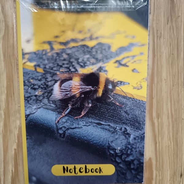 Brightly detailed bumblebee 120 lined paper notebook