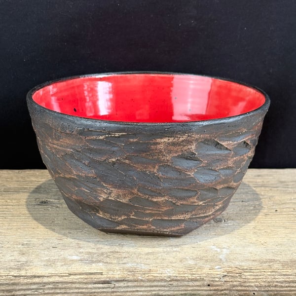 Carved Stoneware Fruit Bowl - red 'sunspot' interior