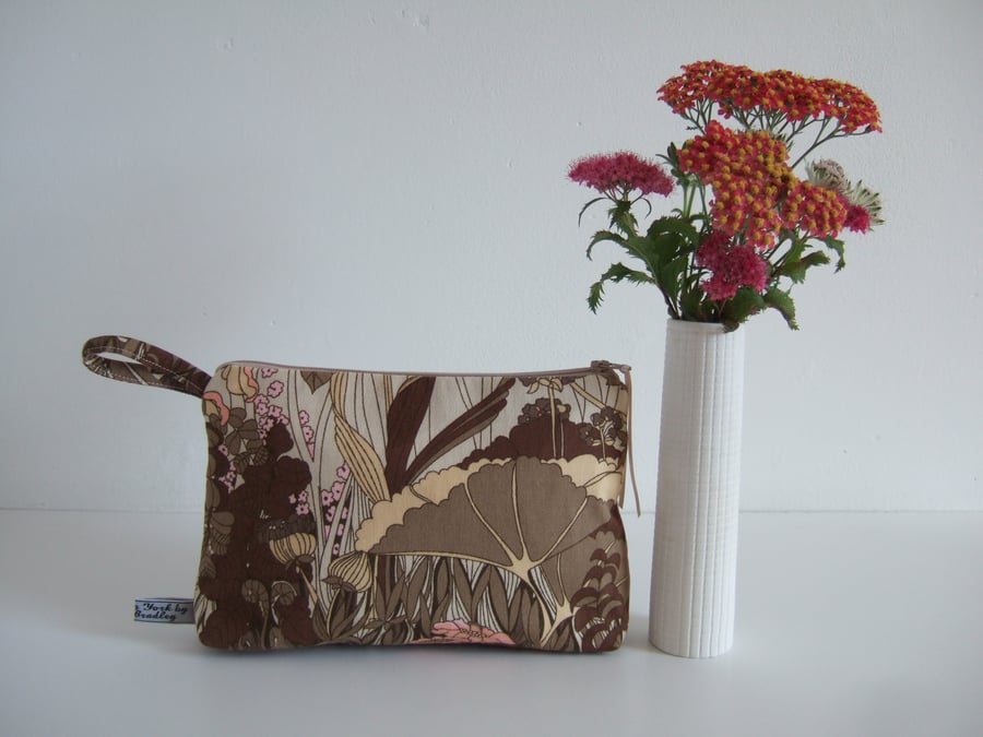 Hedgerow design vintage fabric toiletries, make up or storage bag