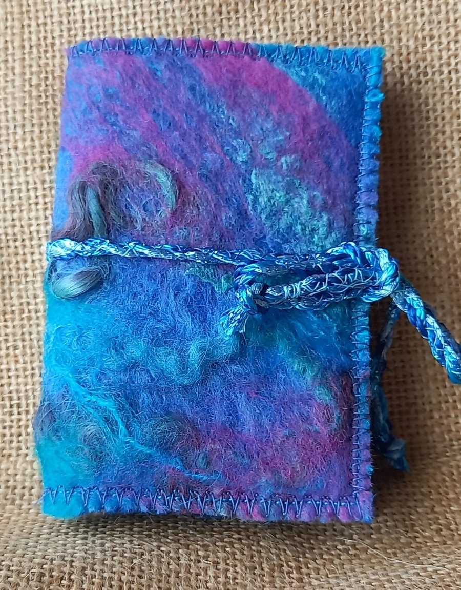 Handmade Felt Needle Case – Handmade Needle Book for Sewing Needles & Pins 