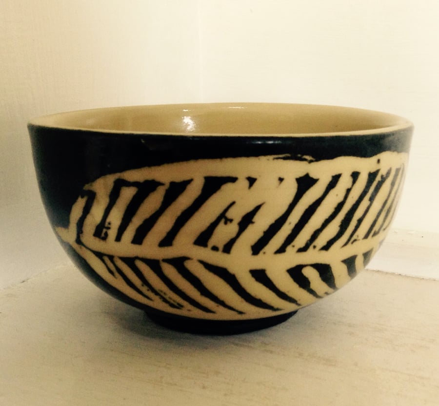 Small bowl in cream and brown stoneware