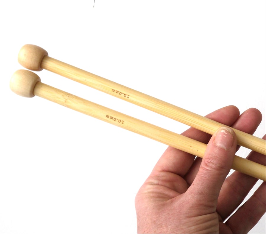 Bamboo Knitting needles 10mm x 35 cm long 