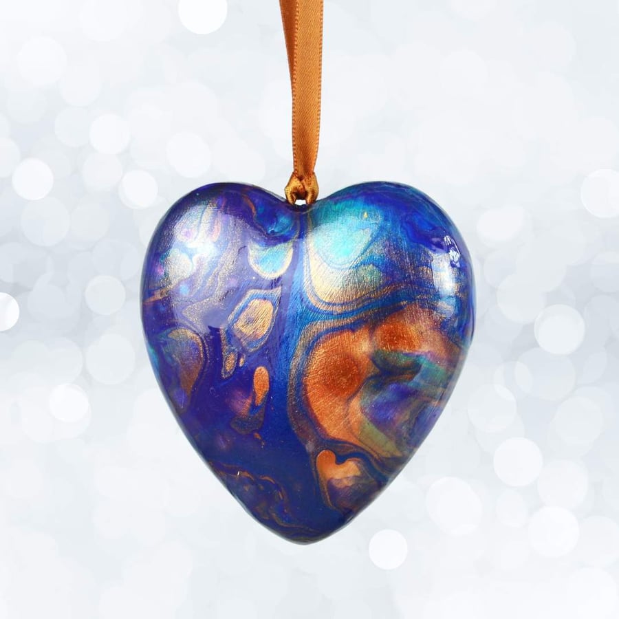 Acrylic pour ceramic heart decoration alternative Valentine's 