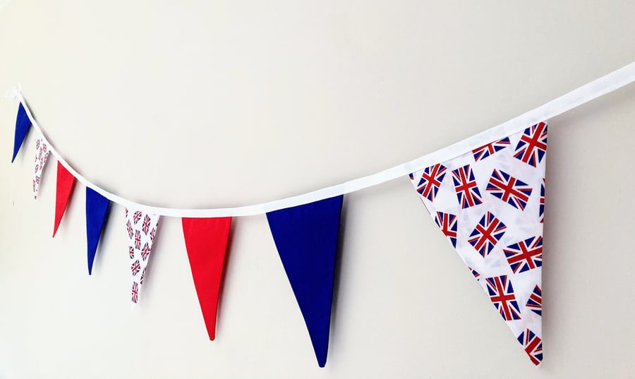 Great Britain cotton bunting. Red, Blue and Union Jack flags. 2 meters & ties.