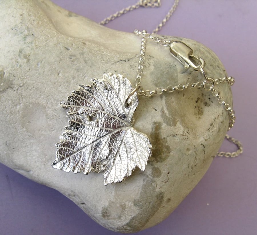 Fine silver vine leaf necklace