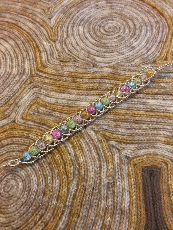 Cracked glass beaded bracelet for children