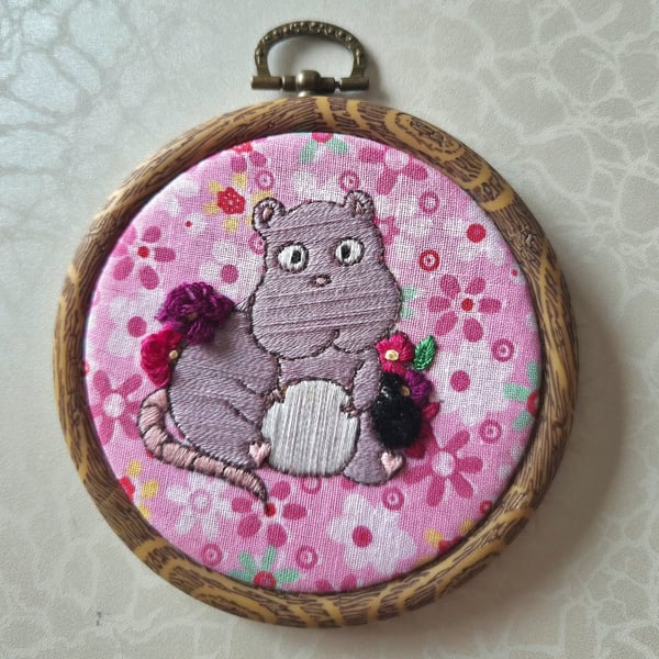 Hand embroidered hoop - Spirited Away Boh mouse