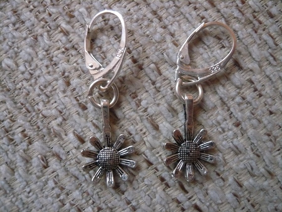 Tibetan Style Daisy Flower Earrings