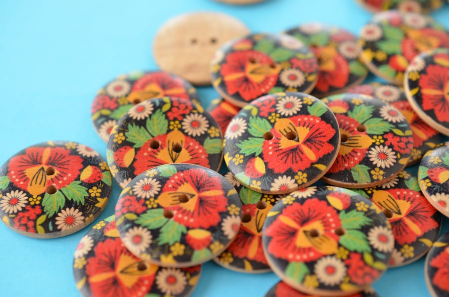 30mm Wooden Red Black Green Russian Floral Design 6pk Large Button (RLG6)