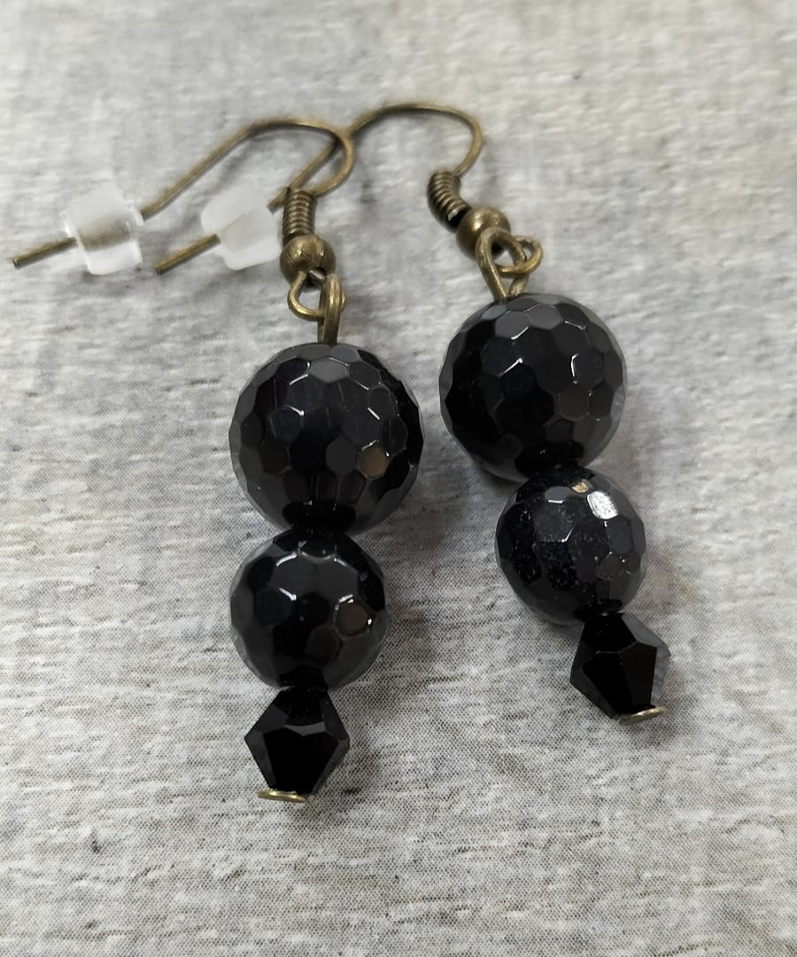 Black beaded graduated drops