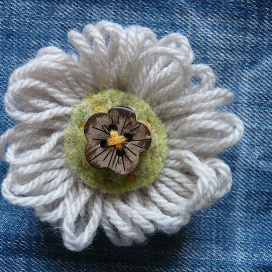Cream Wool Flower Brooch