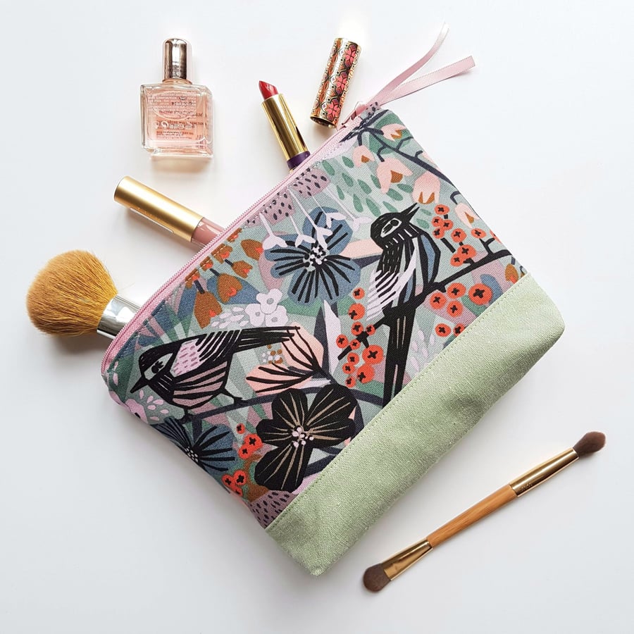 Cosmetic bag - Make up bag - Make up pouch - Zip pouch -  Bird print fabric