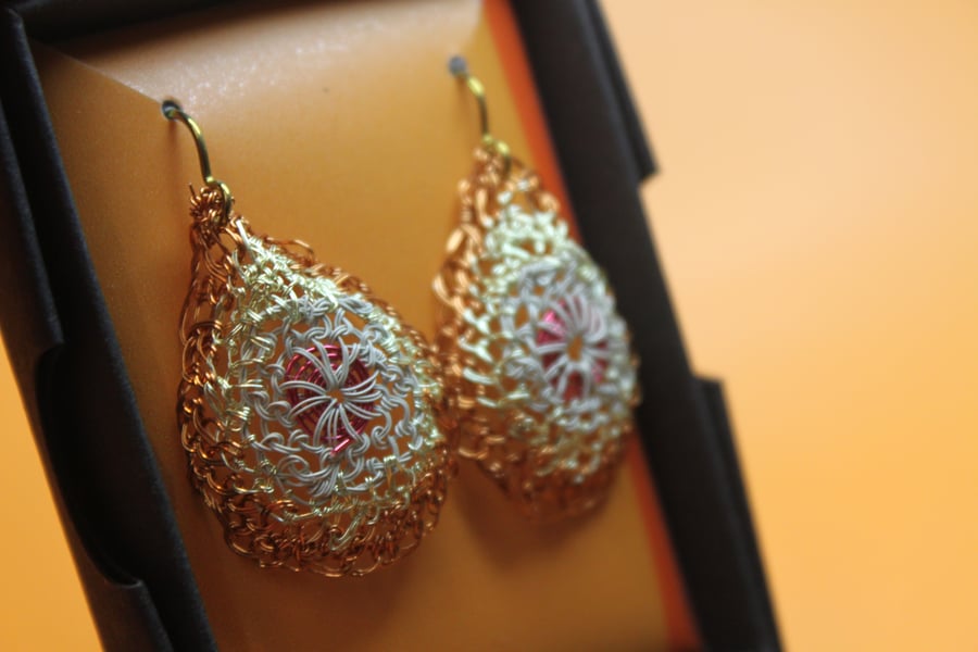 Teardrop drop earrings