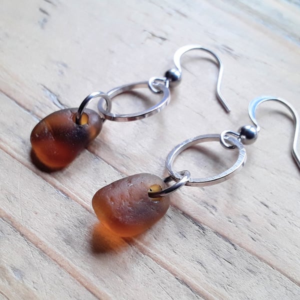Dangle Earrings: Rich Amber