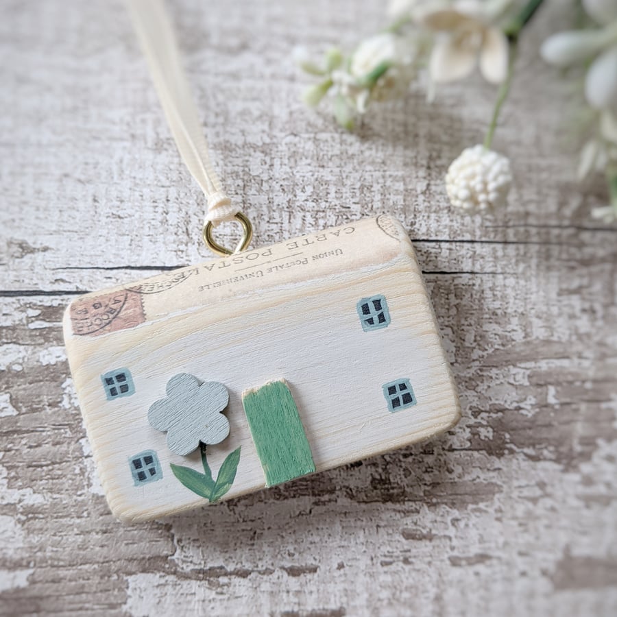 Little Spring House Hanging Decoration