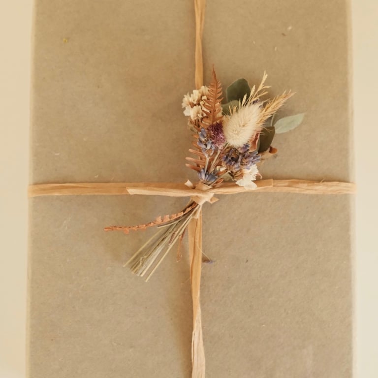 3x Mini Dried Flower Posies