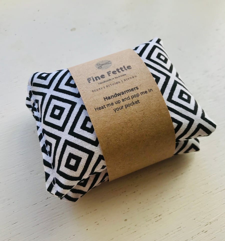 1 Pair of Reusable Hand Warmers