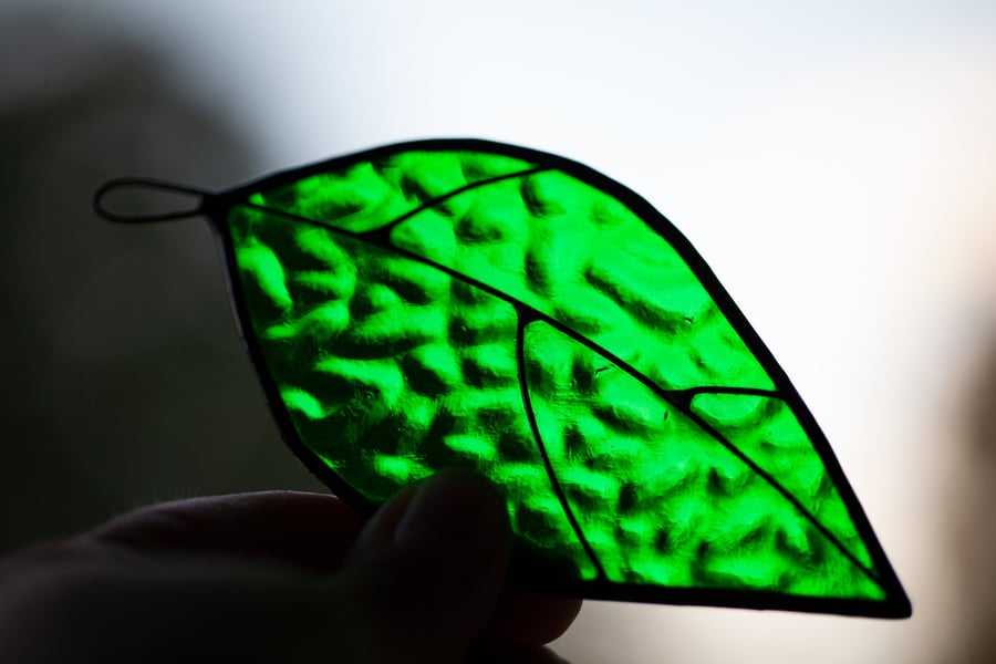 Green leaf stained glass suncatcher