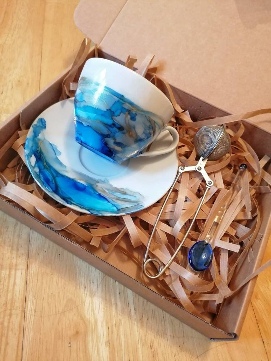 Hand-painted marbled tea cup - pretty personalised cup - alcohol ink art mug - t