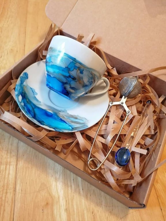 Hand-painted marbled tea cup - pretty personalised cup - alcohol ink art mug - t