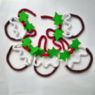 Christmas pudding knitted wire garland