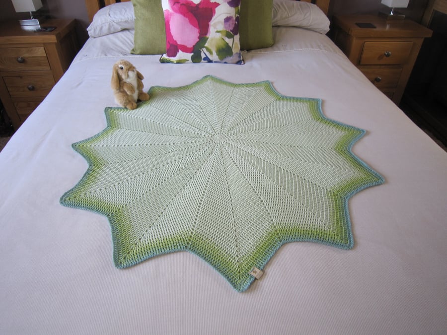 Pale Green Crochet Baby Blanket, Gender Neutral, Newborn Baby Gift, Star Shaped