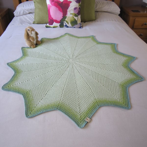 Pale Green Crochet Baby Blanket, Gender Neutral, Newborn Baby Gift, Star Shaped