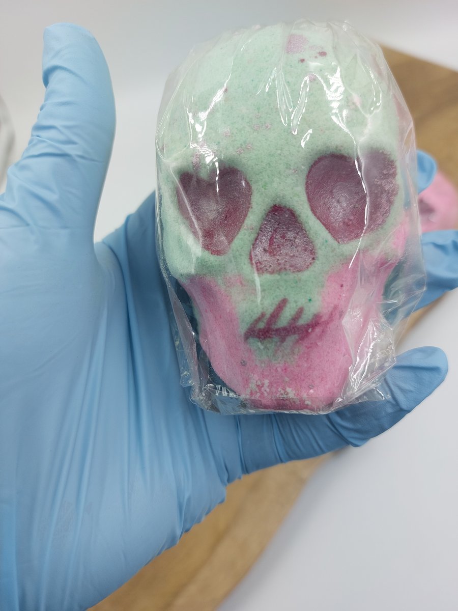 Large Skull Shaped Bath Bomb 170g