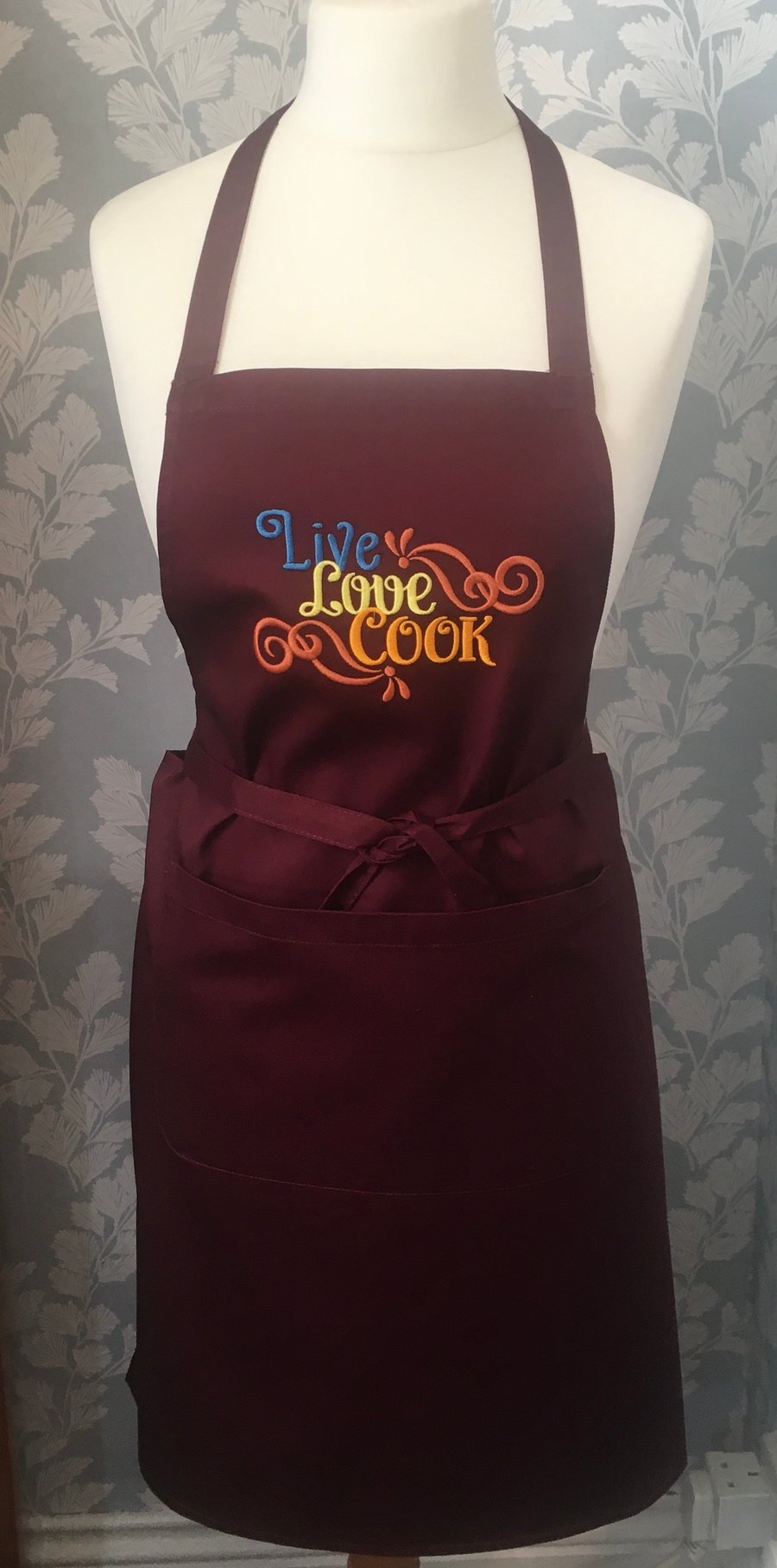 Apron embroidered - Live love cook