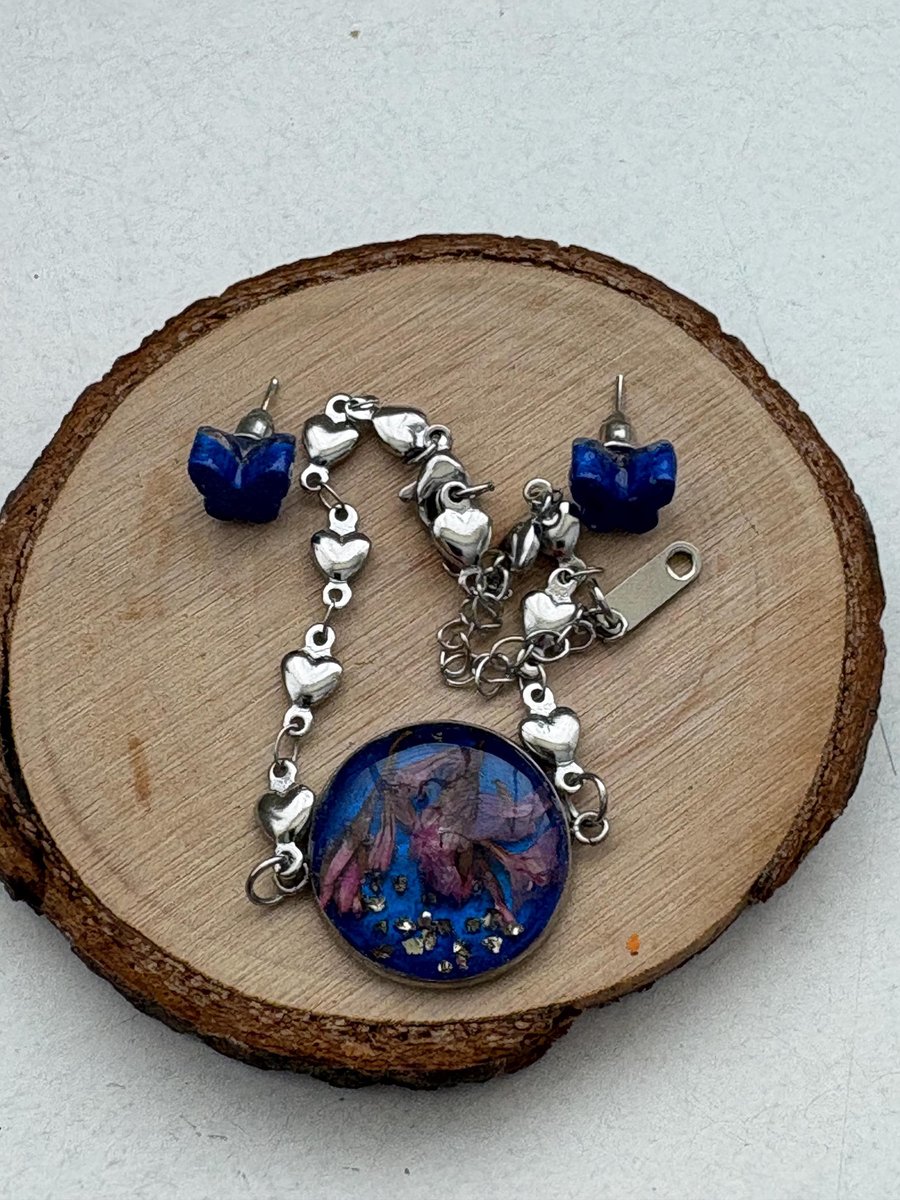 Resin Flower Bracelet and Heart Earrings Set, Real Dried Flowers, Nature Inspire