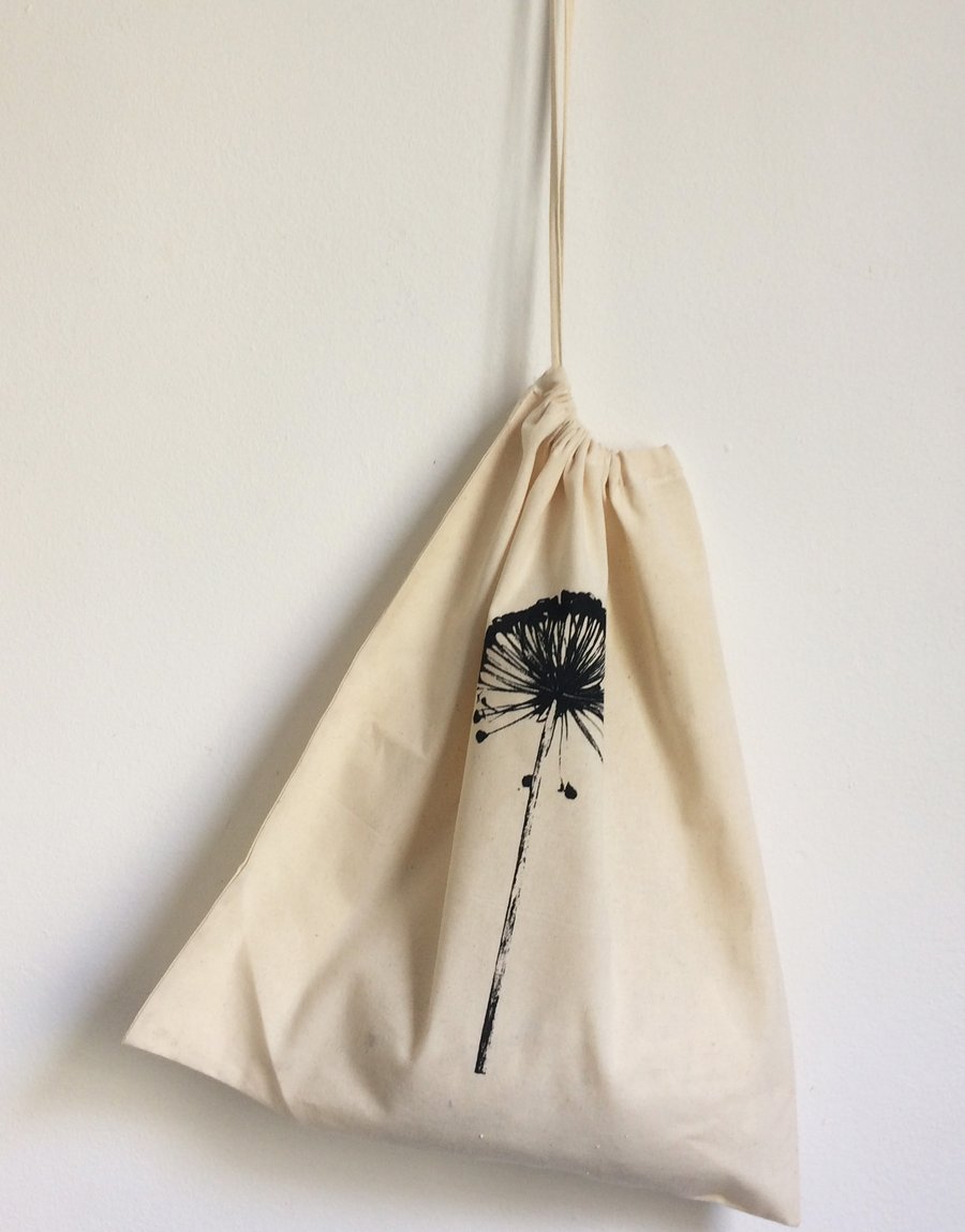 Allium natural cotton medium laundry bag drawstring bag black seedhead print