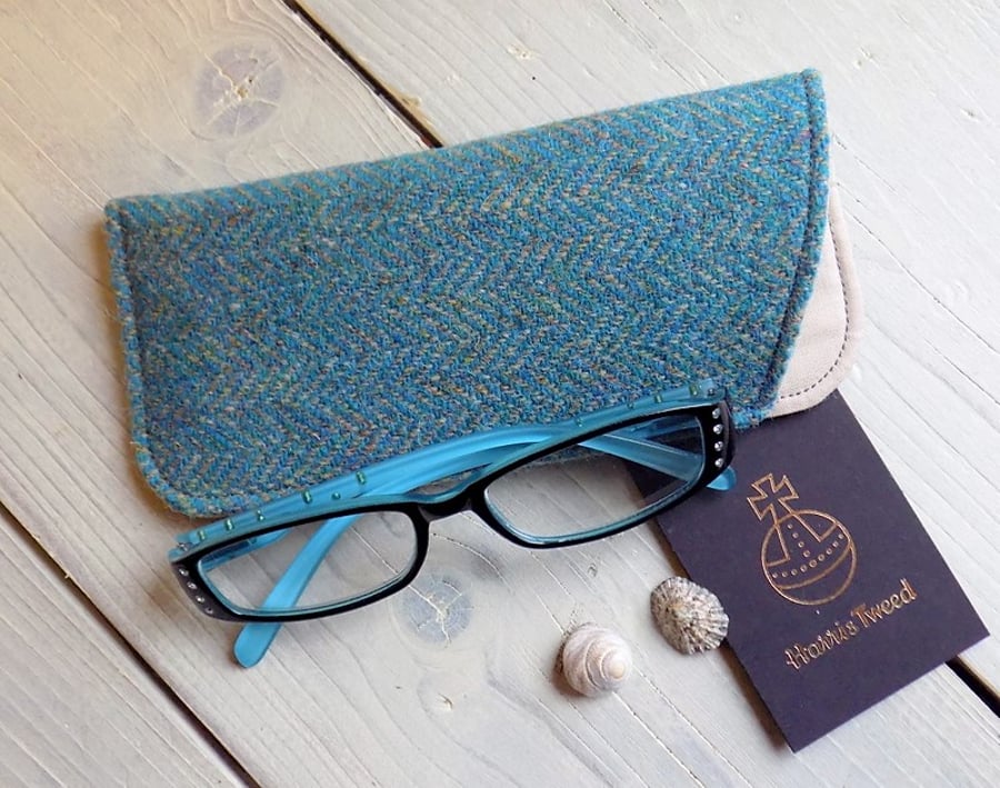 Harris Tweed eyeglasses case in turquoise and beige herringbone