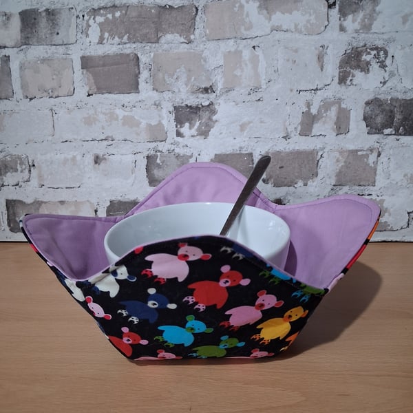 COLOURFUL TEDDIES REVERSABLE BOWL COSY