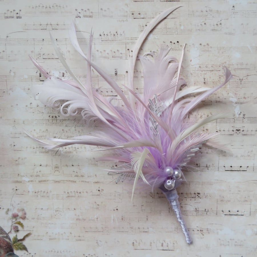 Pale Lilac Lavender & Ivory Regency Feather Sprig Headpiece Costume Pin