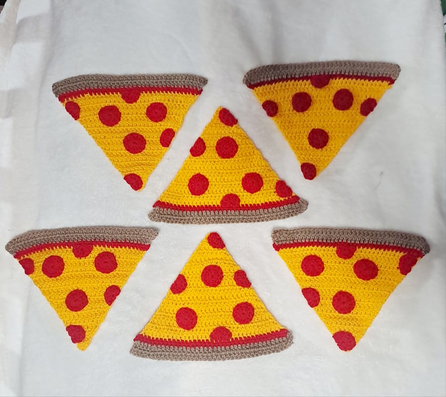 pizza slice crochet bunting set