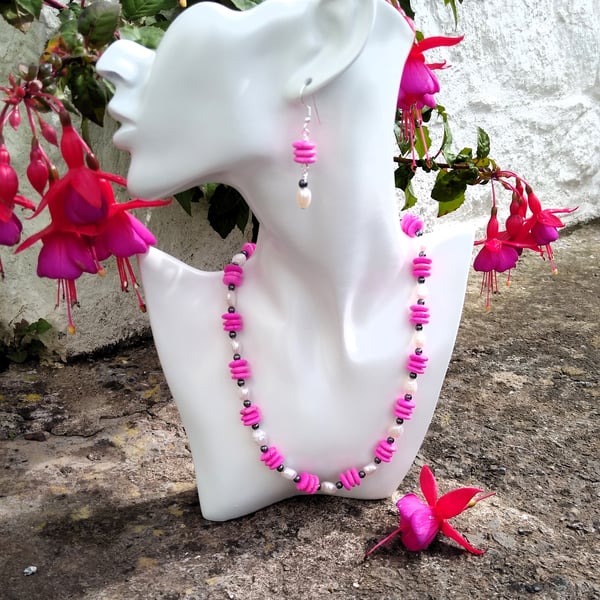 Bright Pink Magnesite And White Freshwater Cultured Pearl Necklace & Earring Set