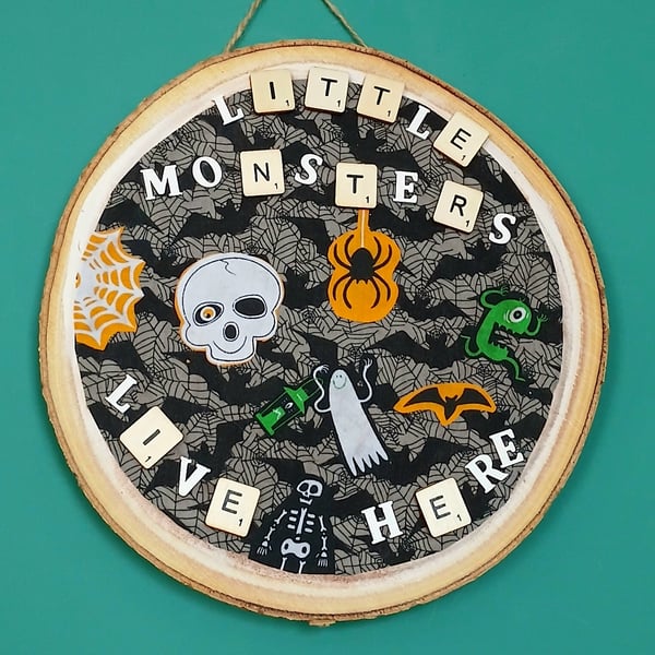 Halloween wooden slice decoration
