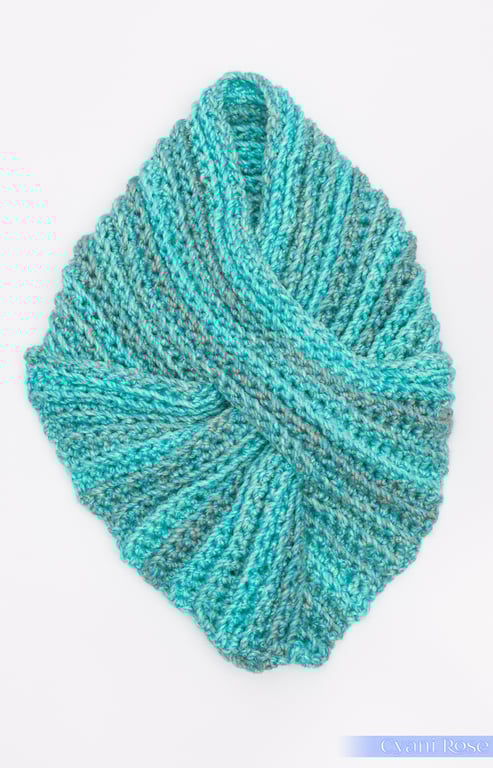 Neckwarmer snood cowl scarf crochet vegan handmade accessory unisex