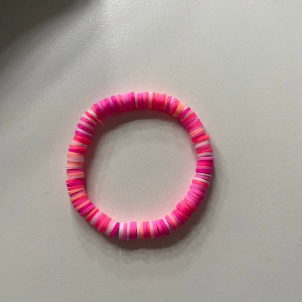 a hot pink clay bead bracelet with shades of bright pink!!!