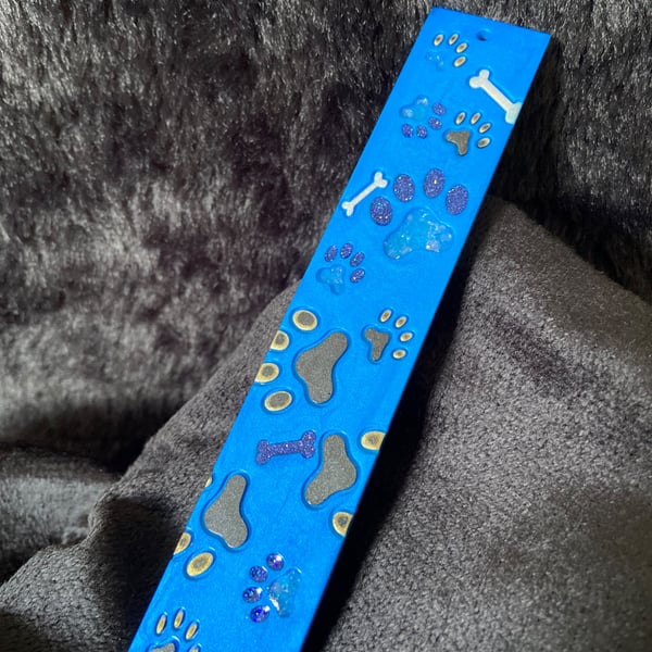 Resin bookmark with pearl glass gems