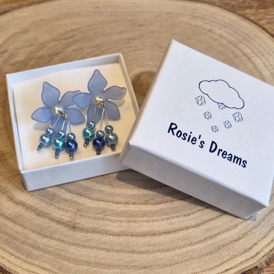Blue flower sterling silver dangle earrings, coastal floral earrings, (EAR-0001)