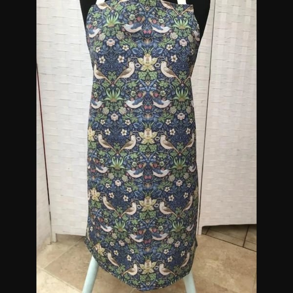 William Morris Water Resistant Aprons  Starwberry Thief, Adult size. 76 cm 