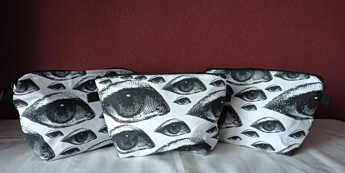 I've got my eye on you! Makeup bag. Perfectly imperfect 