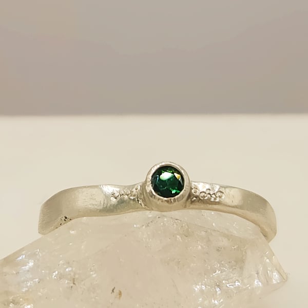 Sterling Silver Ring with 3mm Tsavorite Garnet – One of a Kind