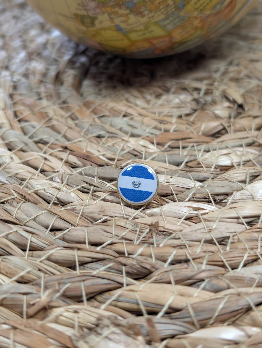 El Salvador Flag Map Pin – Central America Travel Map Push Pin for Wooden Maps