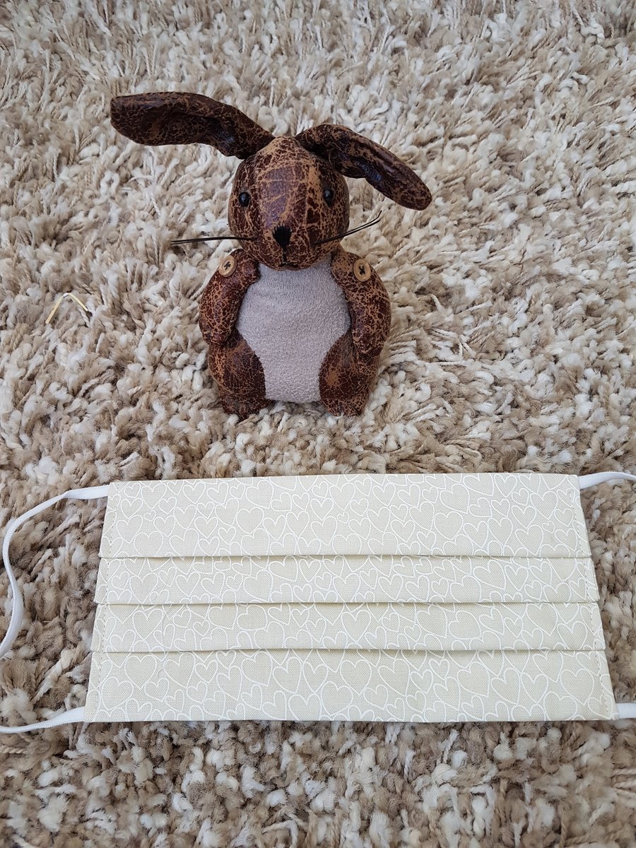 Adult face covering – Cream Heart print