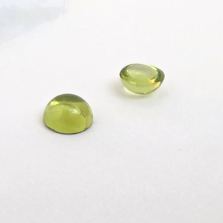 QTY 5 Peridot 5 mm Cabochon cut