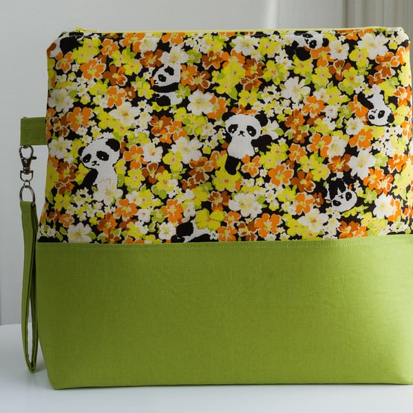 Project bag - a large sized, zip topped panda bag with detachable wristlet