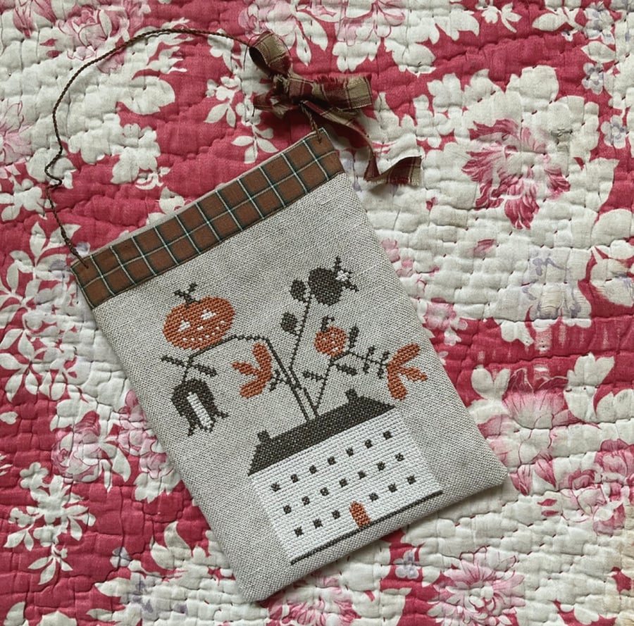 Halloween embroidered hanging pocket